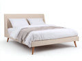 Letto matrimoniale imbottito in beige chiaro con testiera inclinata e piedi in legno 200 x 160 x 104 cm - per camera da letto - stile nordico e raffinato